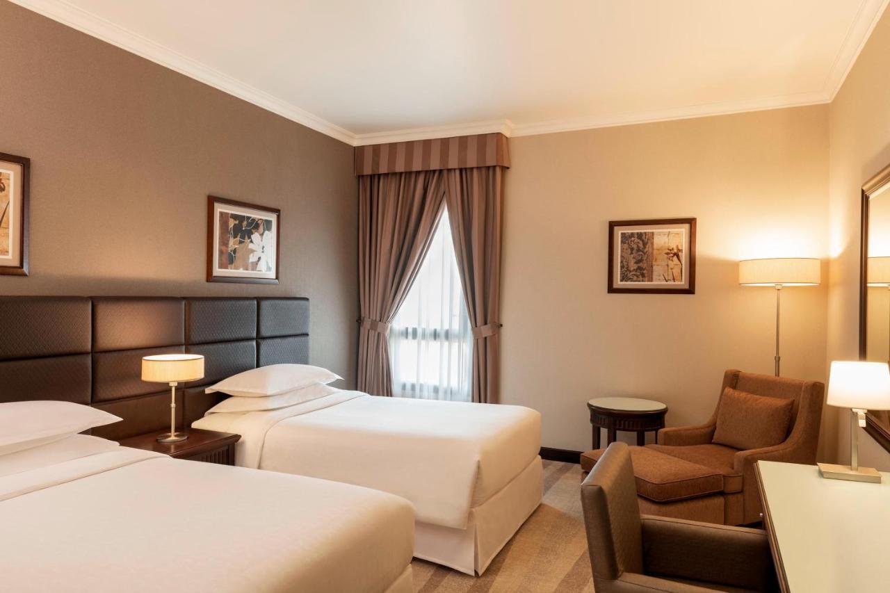 Hotel Sheraton & Towers 5*