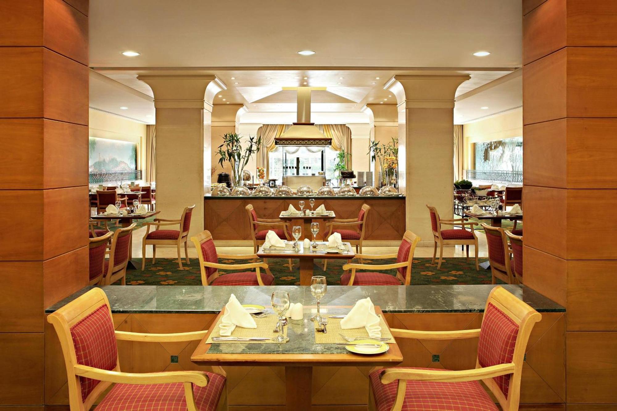 Sheraton & Towers 5*