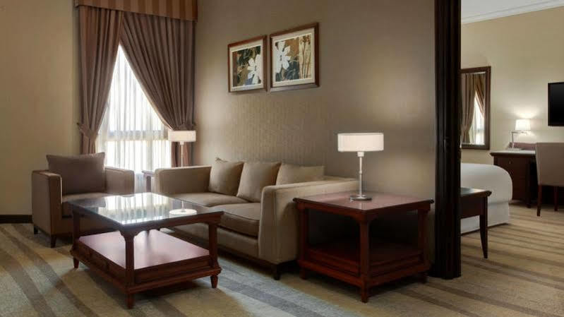Hotel Sheraton & Towers 5*