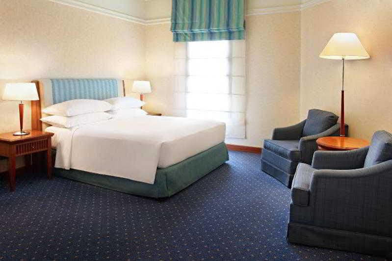 Hotel Sheraton & Towers 5*