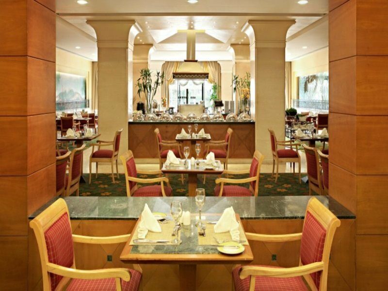 Sheraton & Towers Hotel